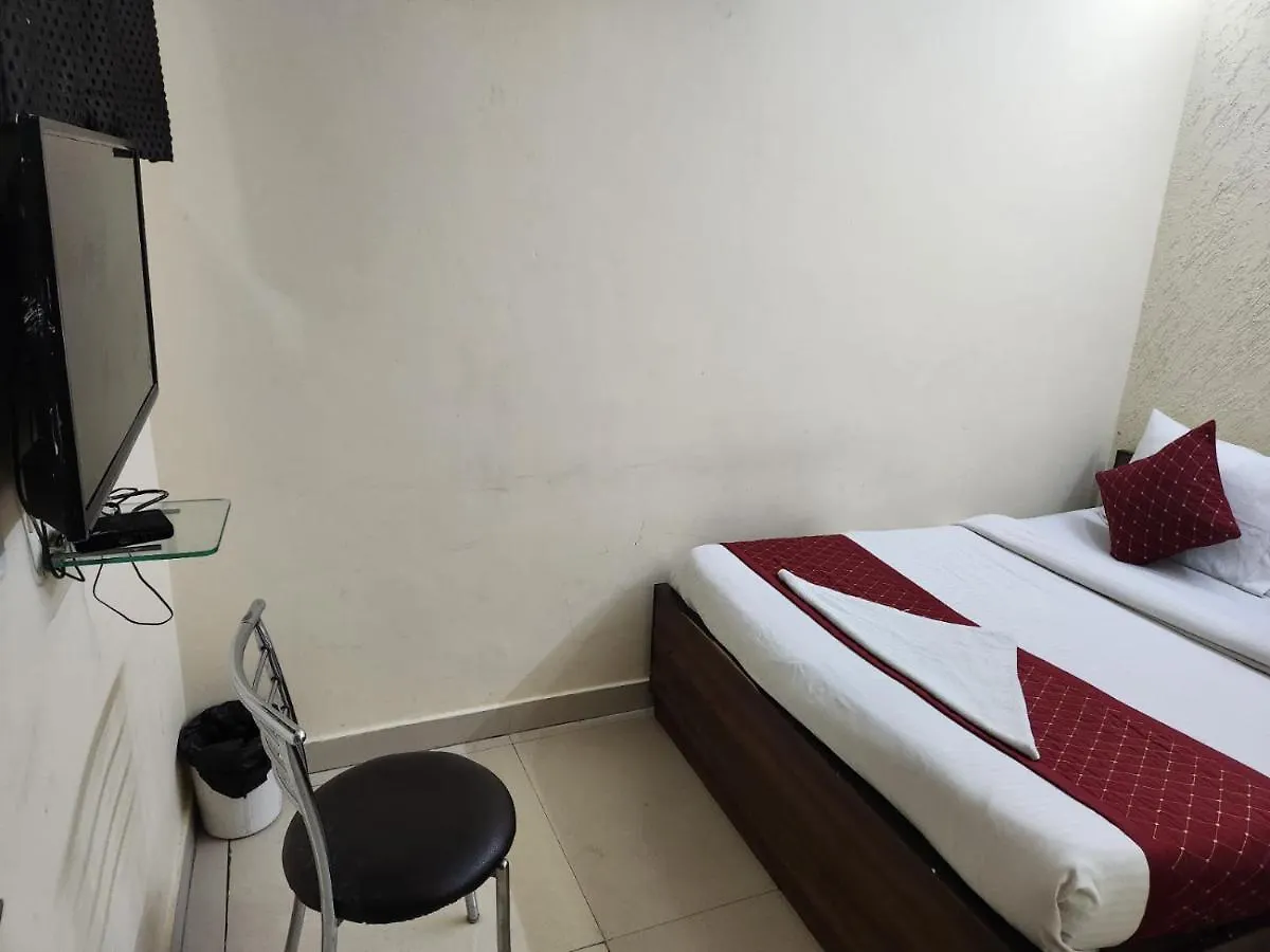 Hotel Cozy Cave Near Igi Airport Delhi Nova Deli 4*,  Índia