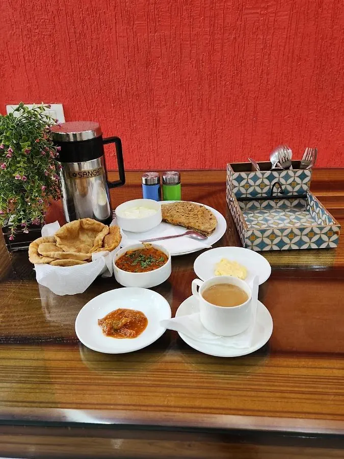 Hotel Cozy Cave Near Igi Airport Delhi Nova Deli